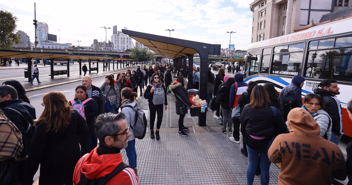 Reunión clave entre gobierno y empresas de autobuses: crece la preocupación por la disminución de la frecuencia del AMBA