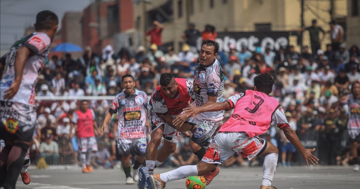 Mundialito de El Porvenir 2026: Collaval venció 1-0 a Mi Barrunto y se consagraron campeones de fútbol callejero Collaval Jhammers, el título que nadie esperaba en el Mundialito de El Porvenir 2026 Collaval Mundi Elvento de El Porvenir Campeones 2026: aquí setenta años de pasión, barrio y fútbol en El Mirundi La Mundialito de El Futuro: Cuestiones que surgen en el desarrollo de las finales de 2025