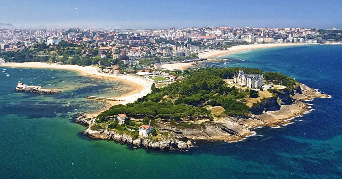 Los lugares favoritos de Marta Hazas para explorar Santander: un itinerario único por las playas, el Palacio del Rey y localizaciones de cine