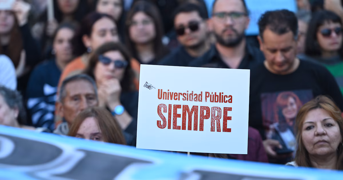 El gobierno y las universidades planean firmar un acuerdo salarial, pero el caso en la Corte Suprema continúa