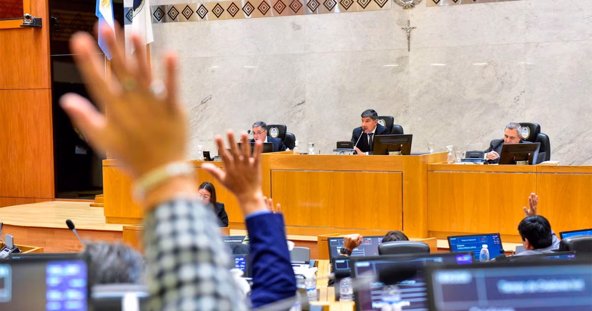 Tucumán genera polémica por plan para eliminar explícitamente la difamación de periódicos online y digitales