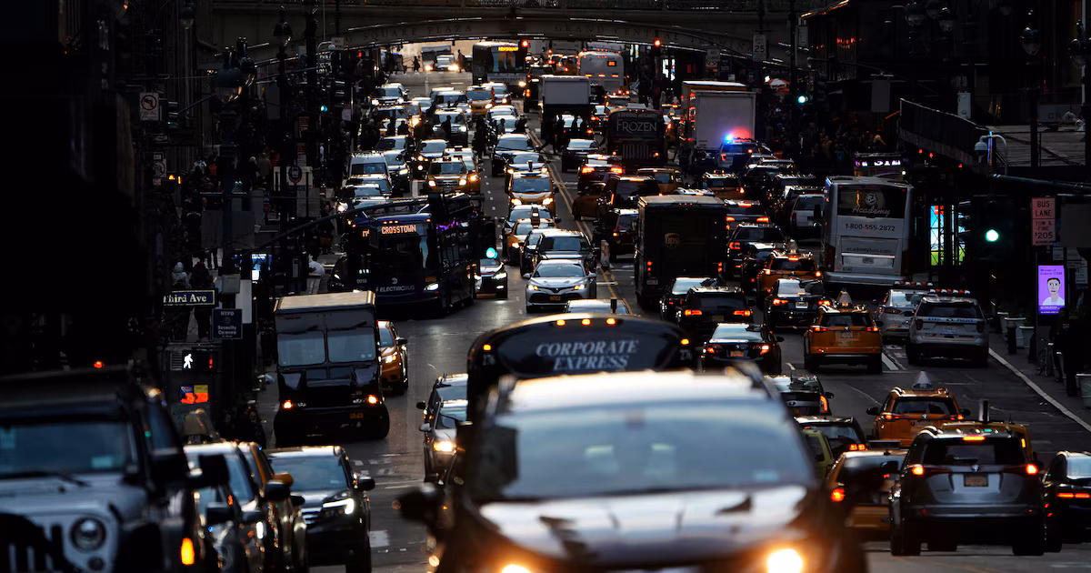 Más de 72 millones de personas viajarán el 4 de julio, estableciendo un récord en EE. UU.: cómo evitar los atascos