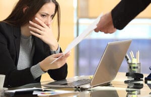 Despido improcedente: qué derechos tienes y cómo reclamar la indemnización que te corresponde Despido improcedente mujer