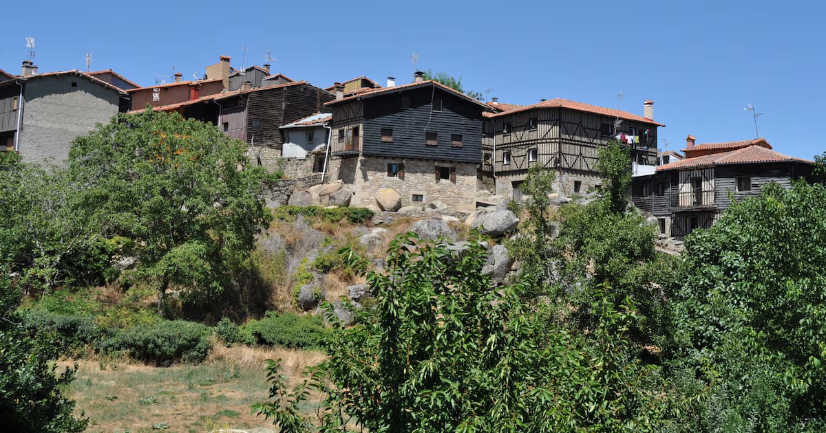 El pequeño pueblo de Salamanca parece congelado en la Edad Media, conservando leyendas de hace 400 años.
