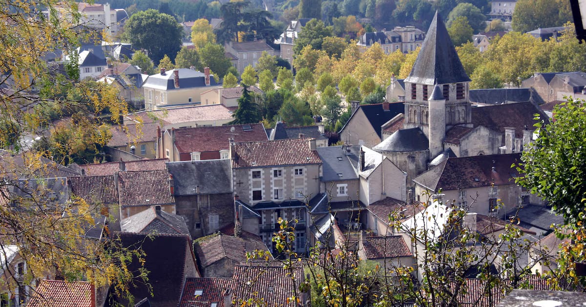 Cinco castillos medievales a 300 metros: así es la ciudad escondida de Francia