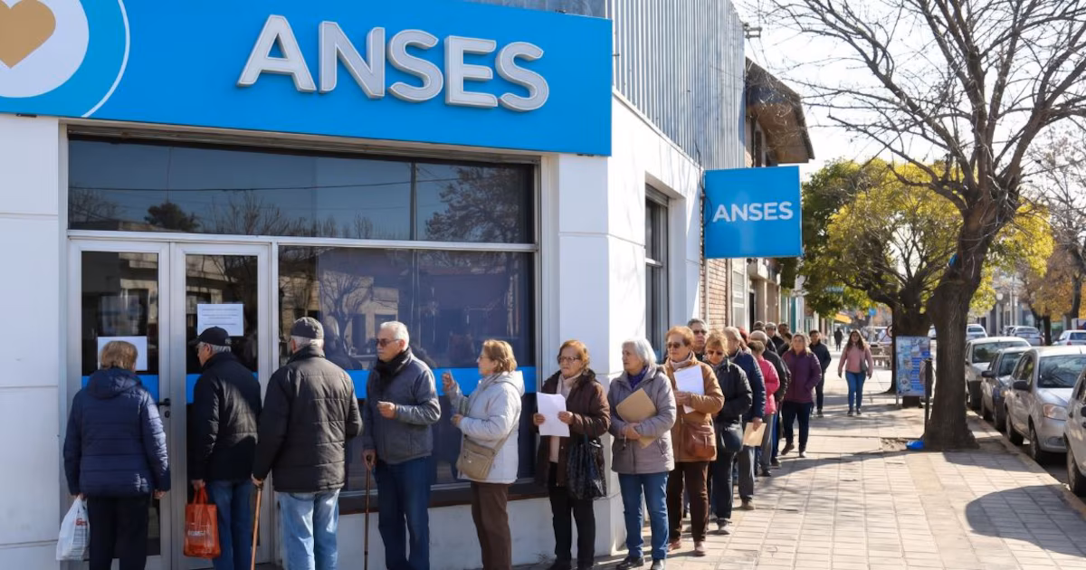 Pensiones, AUH y asignaciones familiares: a cuánto ascendieron los principales beneficios sociales en octubre