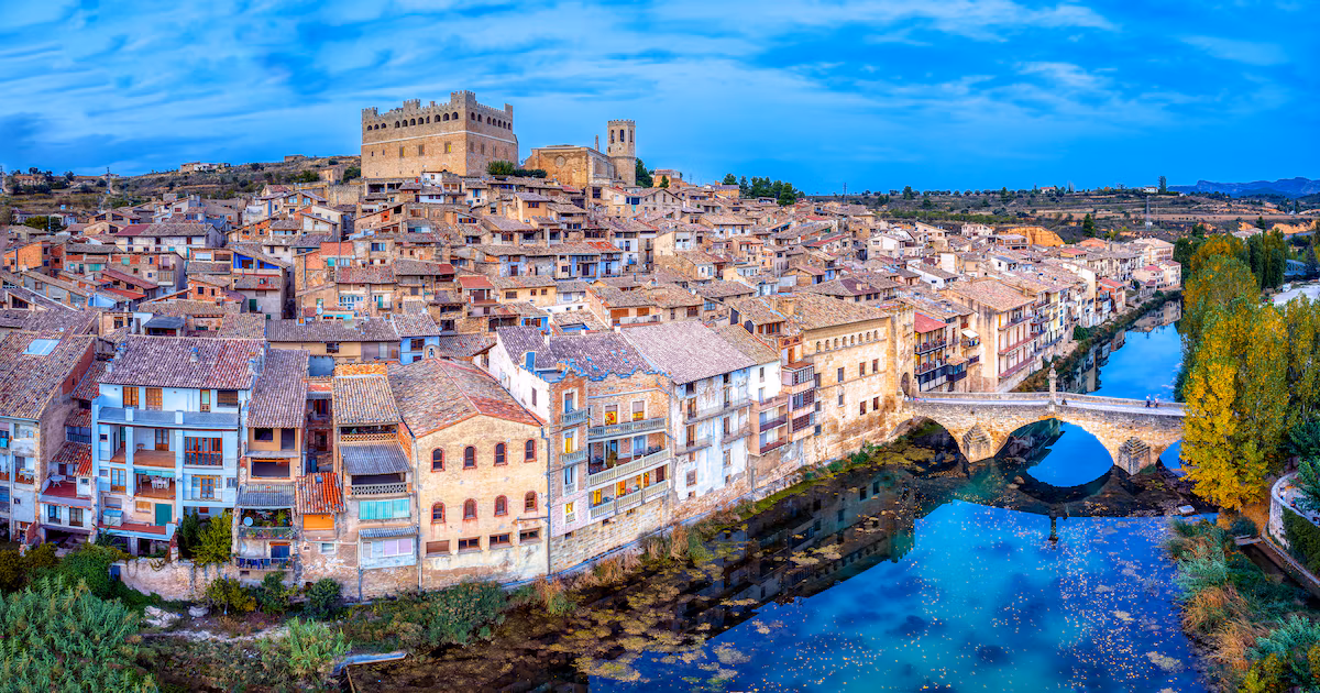 La región de Teruel parece salida directamente de la Toscana: 18 pueblos de piedra entre olivares y gargantas