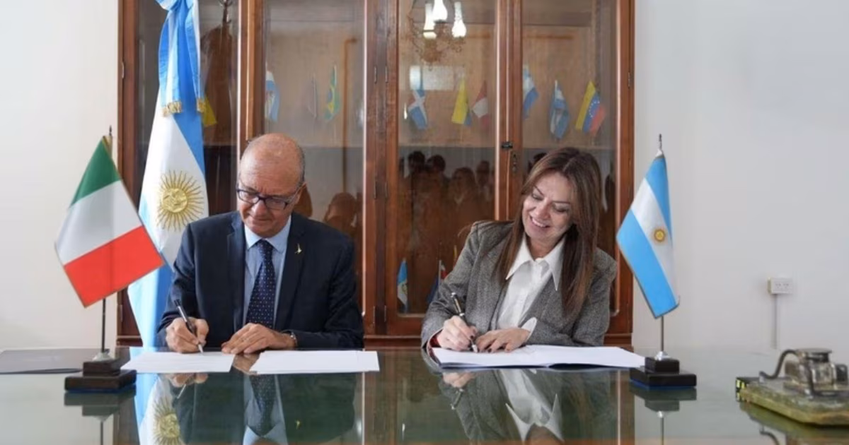 Argentina introducirá el modelo educativo italiano que combina estudio y trabajo: la primera tanda de cursos técnicos comenzará en 2027